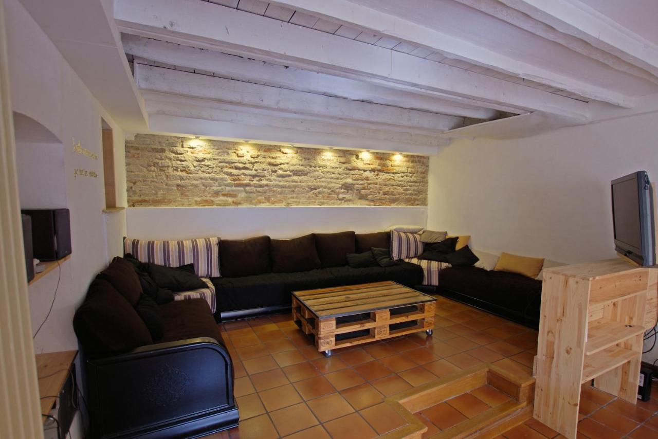 Hostel Les Cordees Liees Albi Bagian luar foto