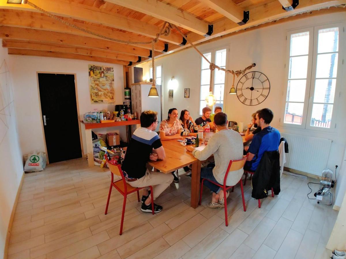 Hostel Les Cordees Liees Albi Bagian luar foto