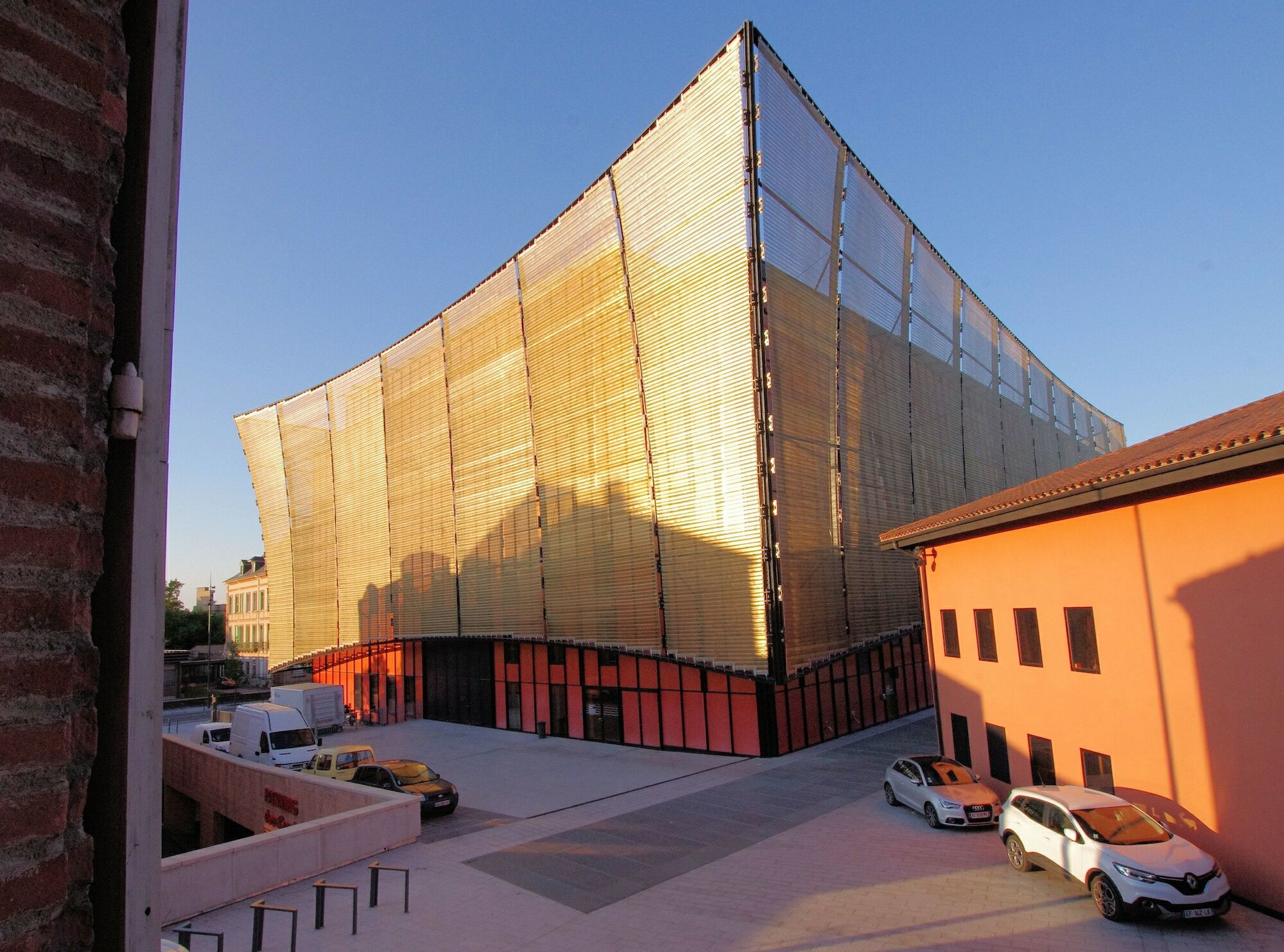 Hostel Les Cordees Liees Albi Bagian luar foto